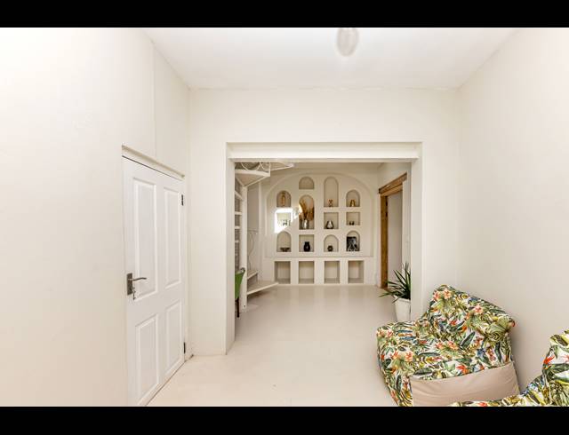 3 BEDROOM FULL FLOOR TO LET IN OVERKLOOF